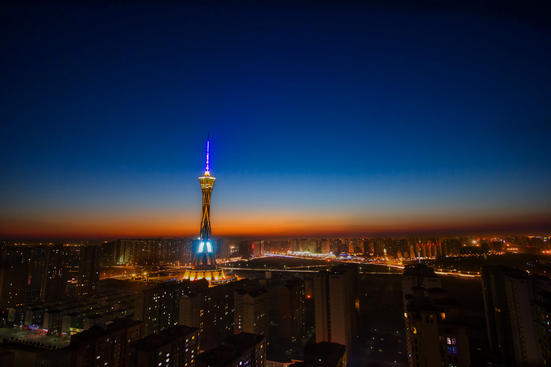 九游电脑版-全民健身路径建设结合公园绿地资源，全民健身路径配置原则