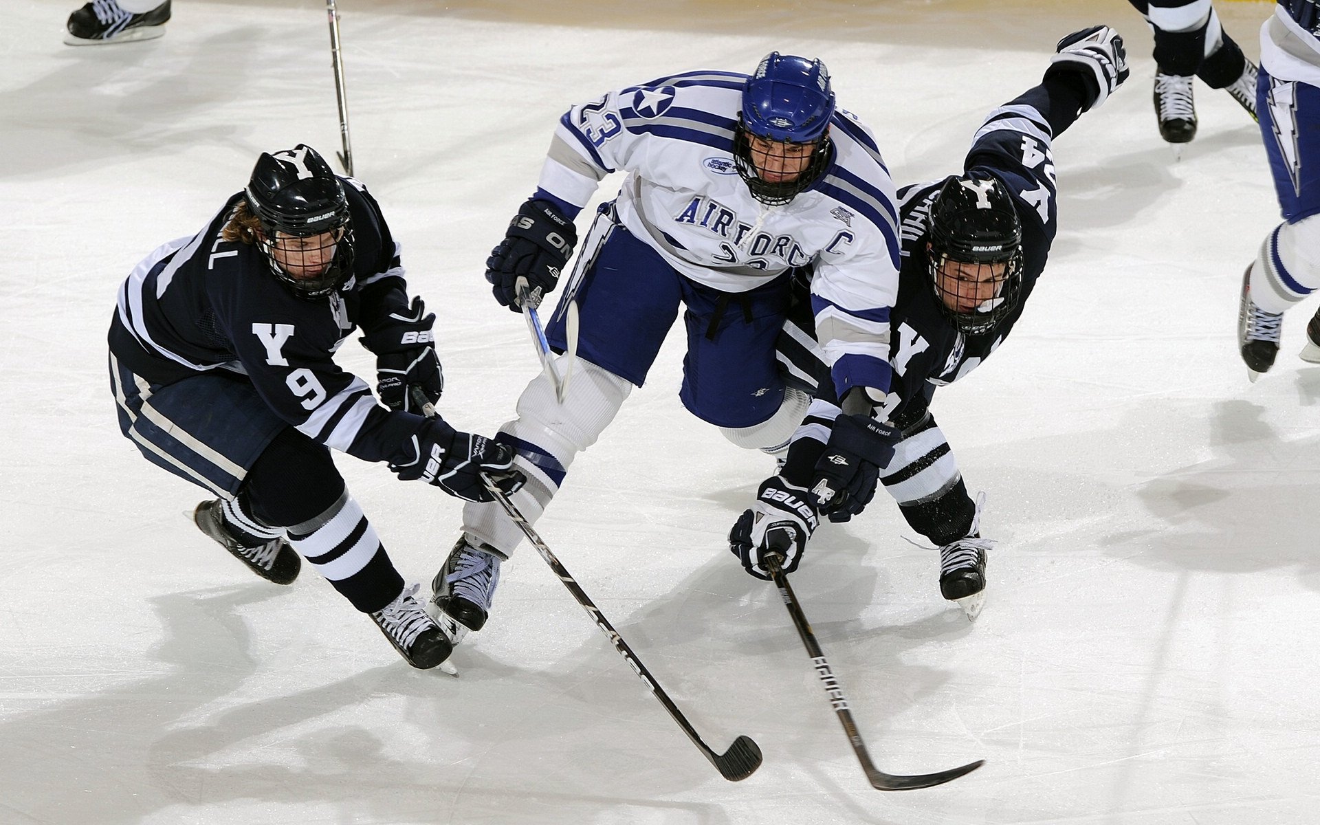 “战术深度：不同球队的核心战术揭秘”，球队战术怎么设置